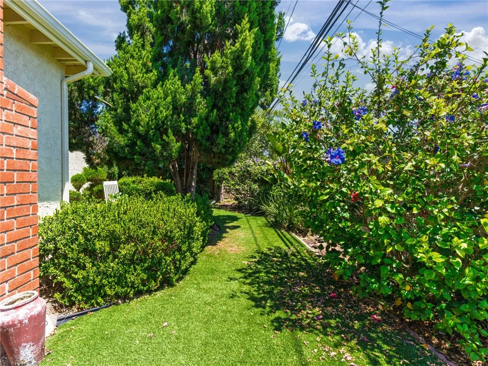 20104 Entradero Avenue Torrance, CA 90503