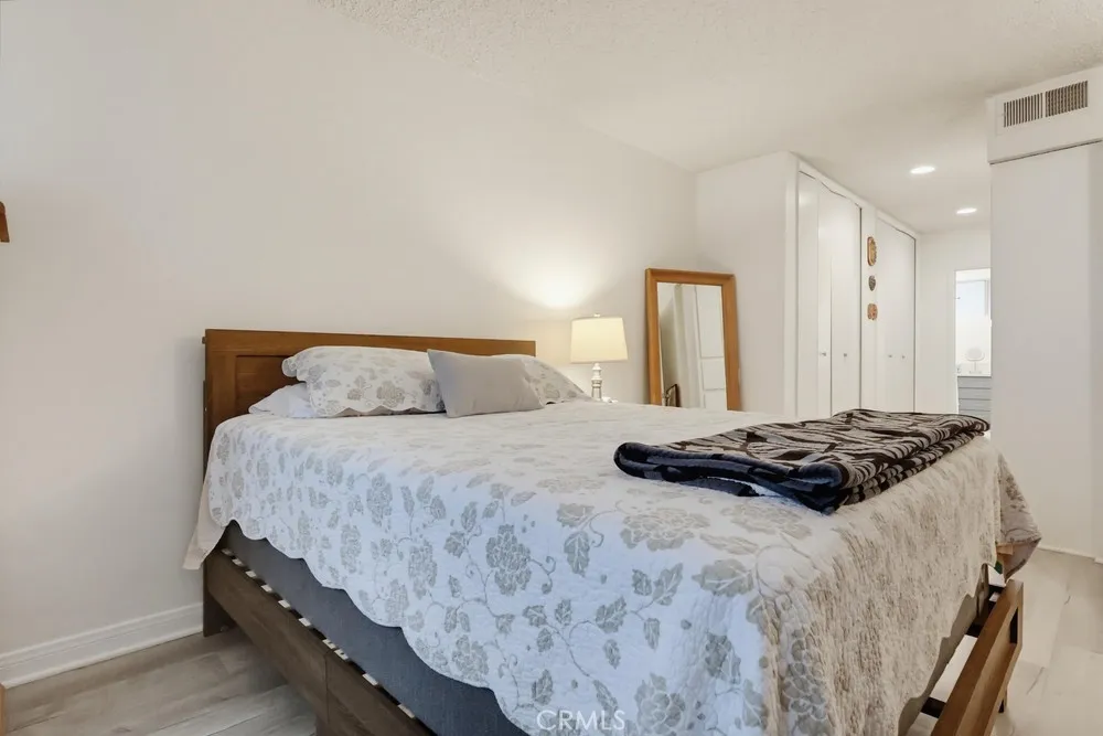 3166 S Sepulveda Boulevard #6 Los Angeles, CA 90034