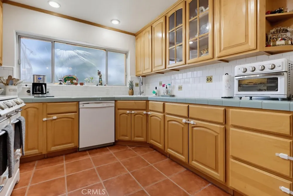 3166 S Sepulveda Boulevard #6 Los Angeles, CA 90034
