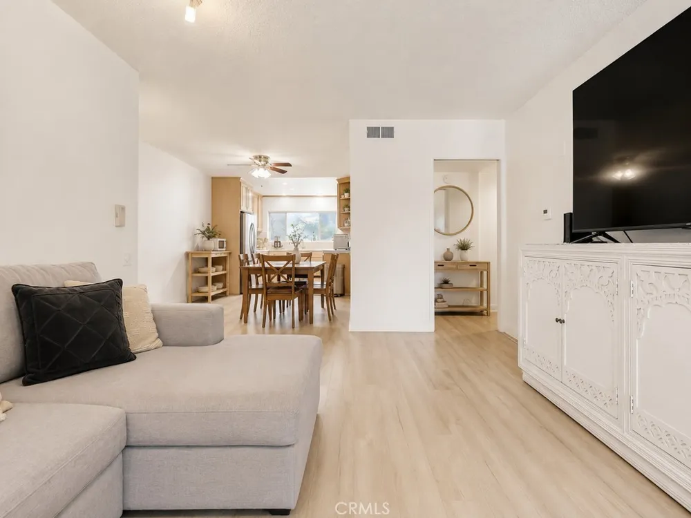 3166 S Sepulveda Boulevard #6 Los Angeles, CA 90034