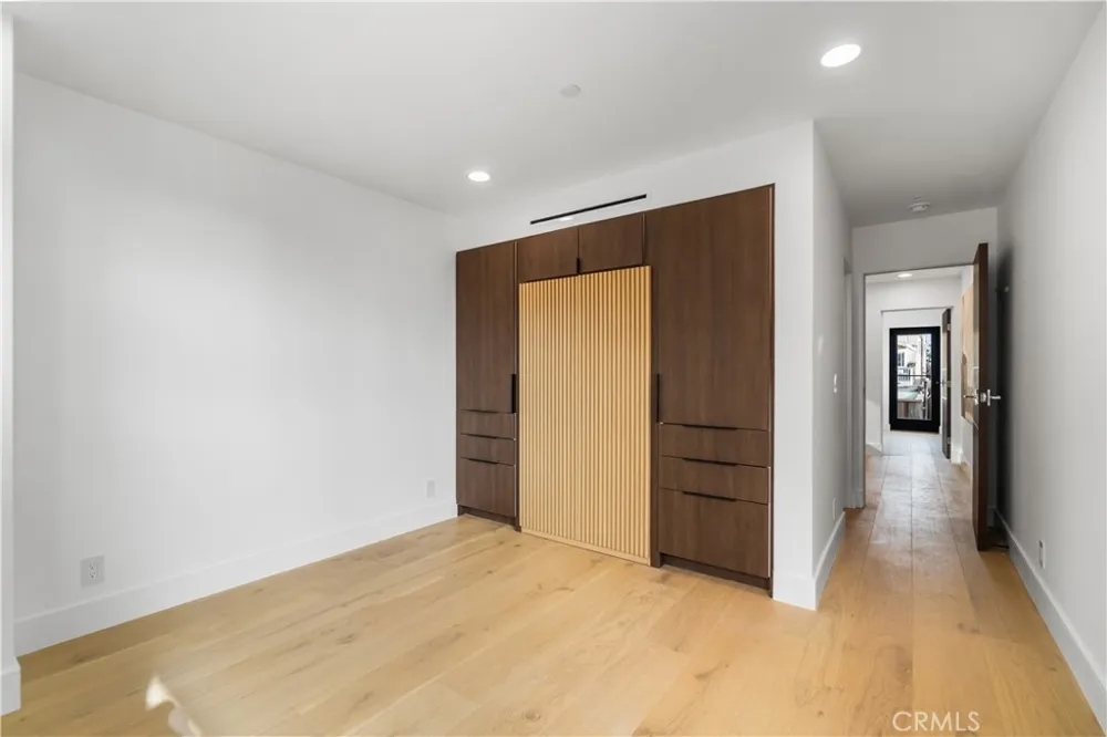 214 El Porto Street Manhattan Beach, CA 90266