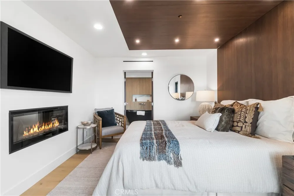 214 El Porto Street Manhattan Beach, CA 90266