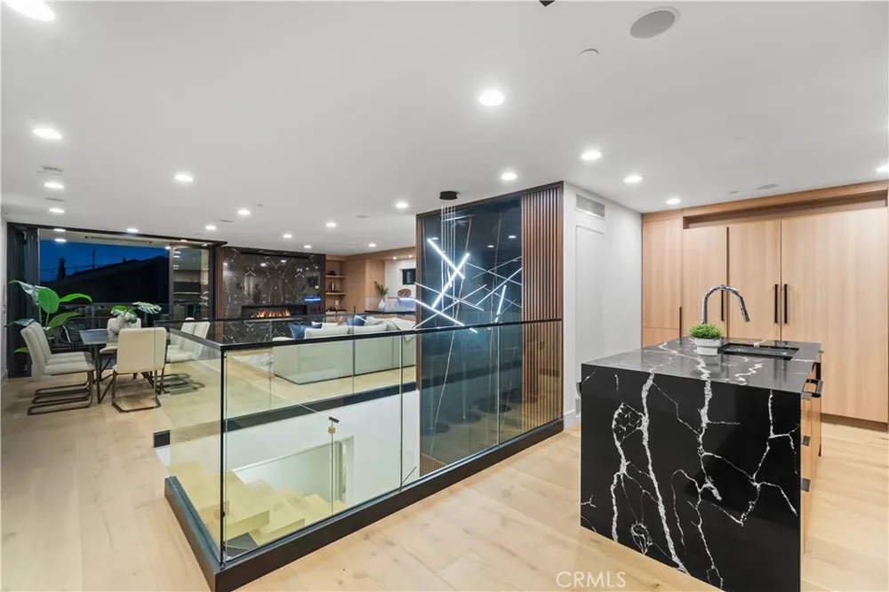 214 El Porto Street Manhattan Beach, CA 90266