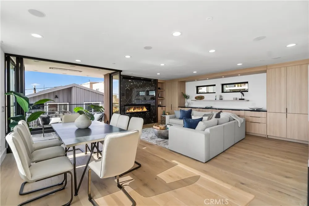 214 El Porto Street Manhattan Beach, CA 90266
