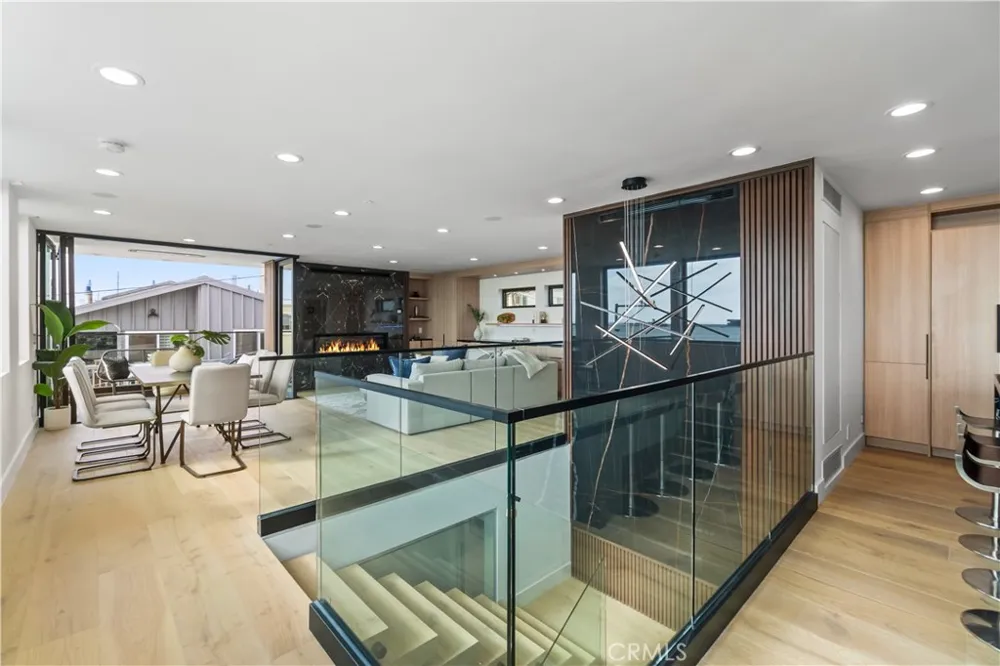 214 El Porto Street Manhattan Beach, CA 90266