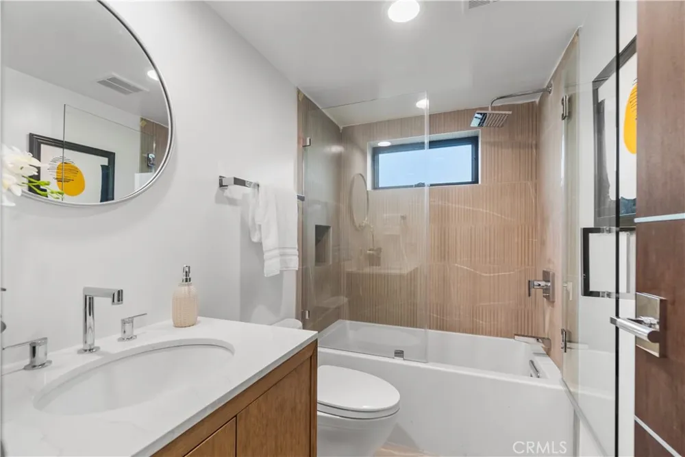 214 El Porto Street Manhattan Beach, CA 90266