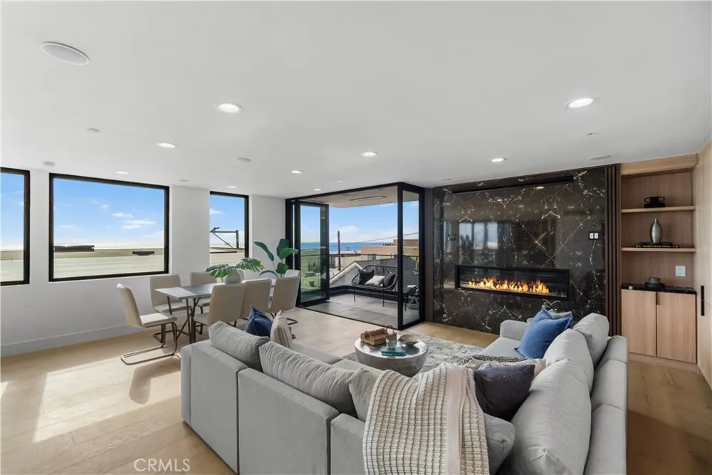 214 El Porto Street Manhattan Beach, CA 90266