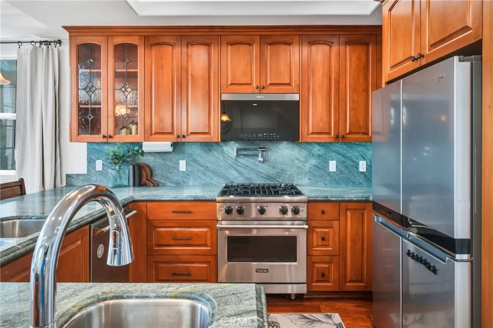 1725 Ford Avenue Redondo Beach, CA 90278