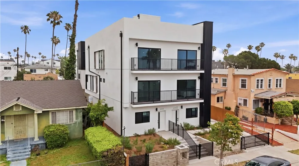 1428 S Cloverdale Avenue Los Angeles, CA 90019