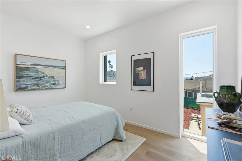 1428 S Cloverdale Avenue Los Angeles, CA 90019
