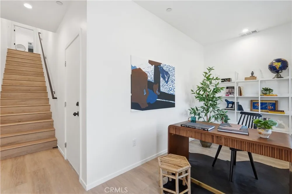 1428 S Cloverdale Avenue Los Angeles, CA 90019