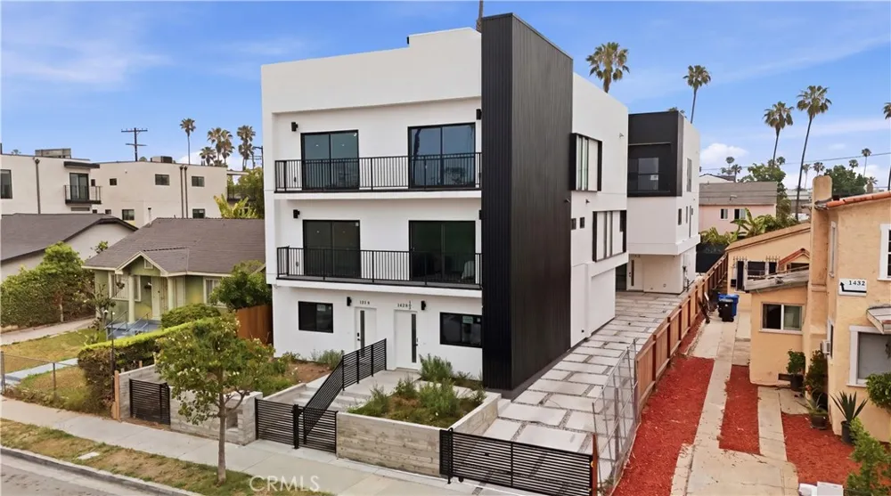 1428 S Cloverdale Avenue Los Angeles, CA 90019