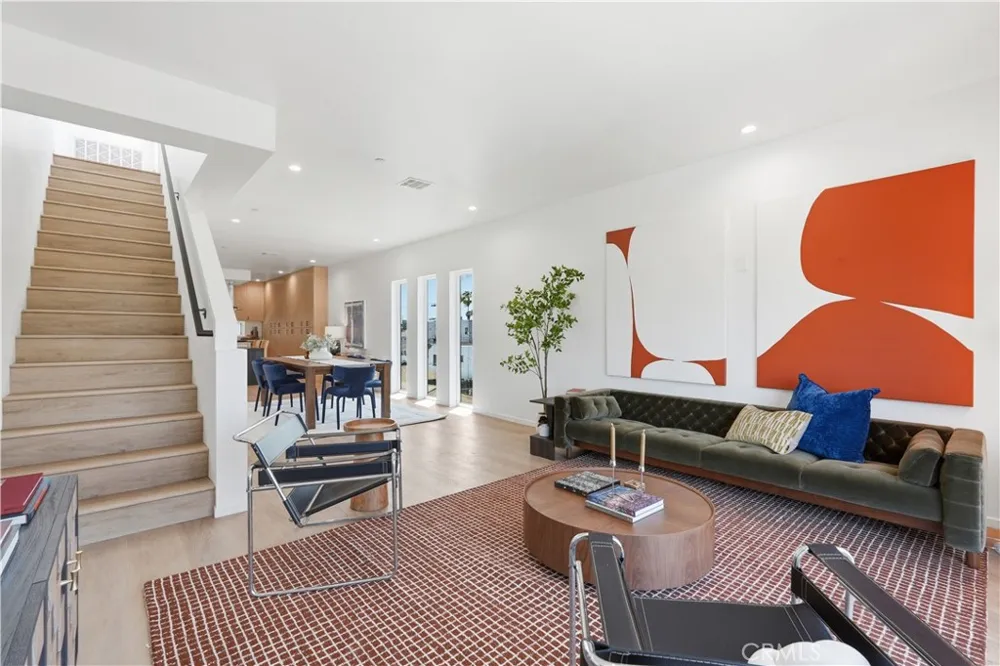 1428 S Cloverdale Avenue Los Angeles, CA 90019