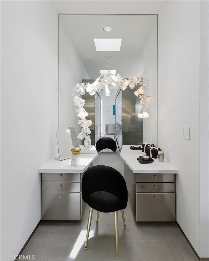 811 John Manhattan Beach, CA 90266