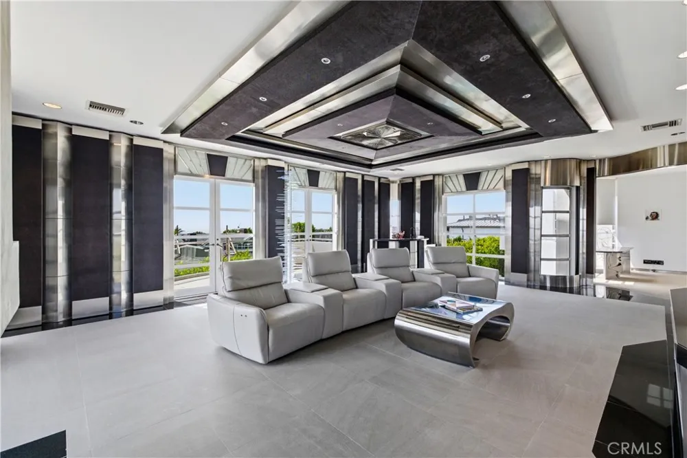 811 John Manhattan Beach, CA 90266