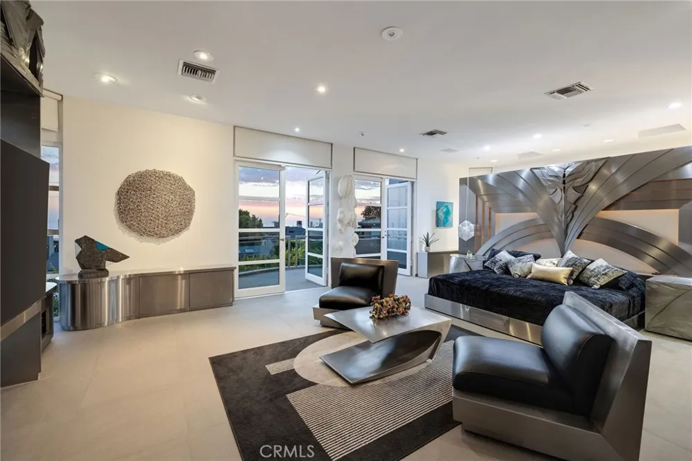 811 John Manhattan Beach, CA 90266