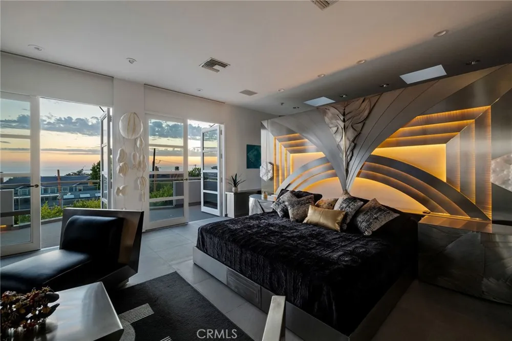 811 John Manhattan Beach, CA 90266