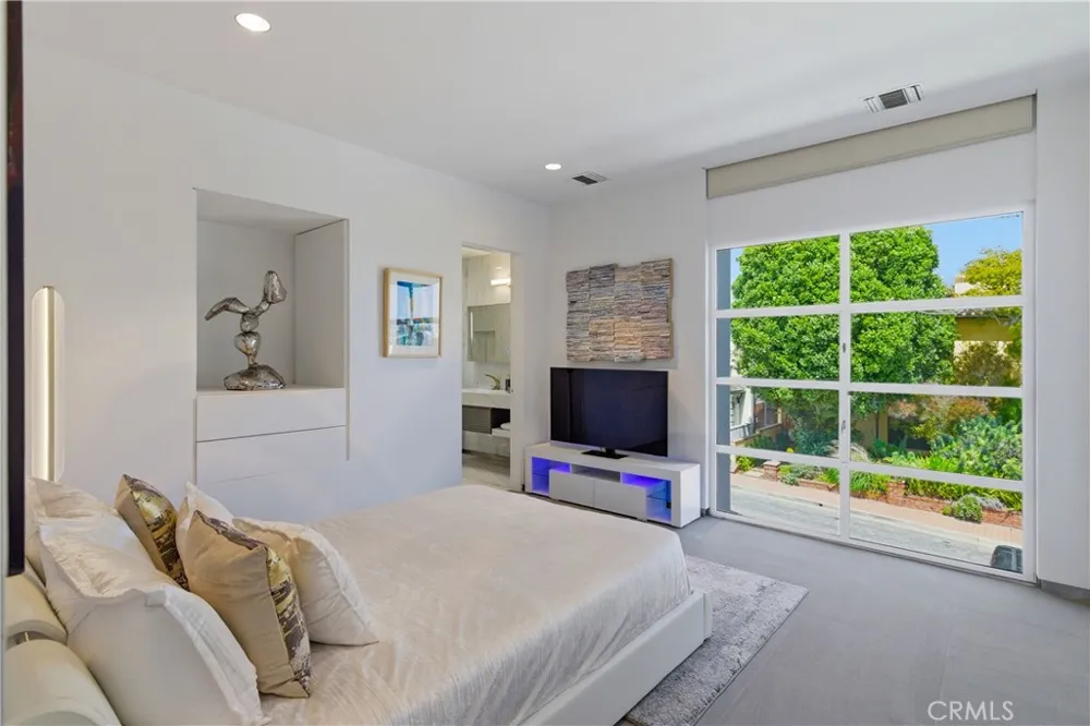 811 John Manhattan Beach, CA 90266