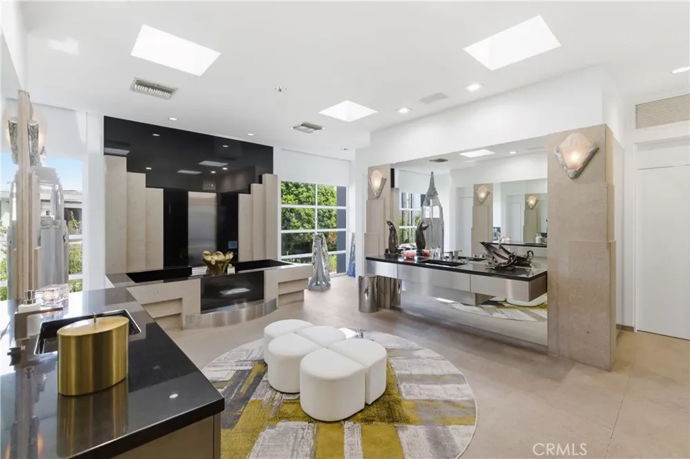 811 John Manhattan Beach, CA 90266