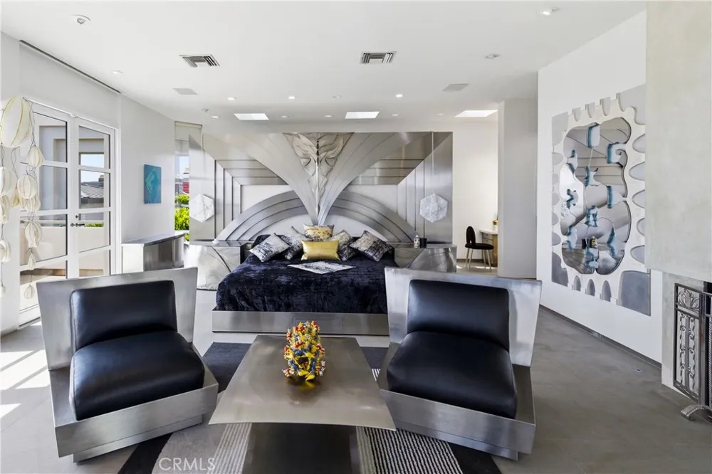 811 John Manhattan Beach, CA 90266