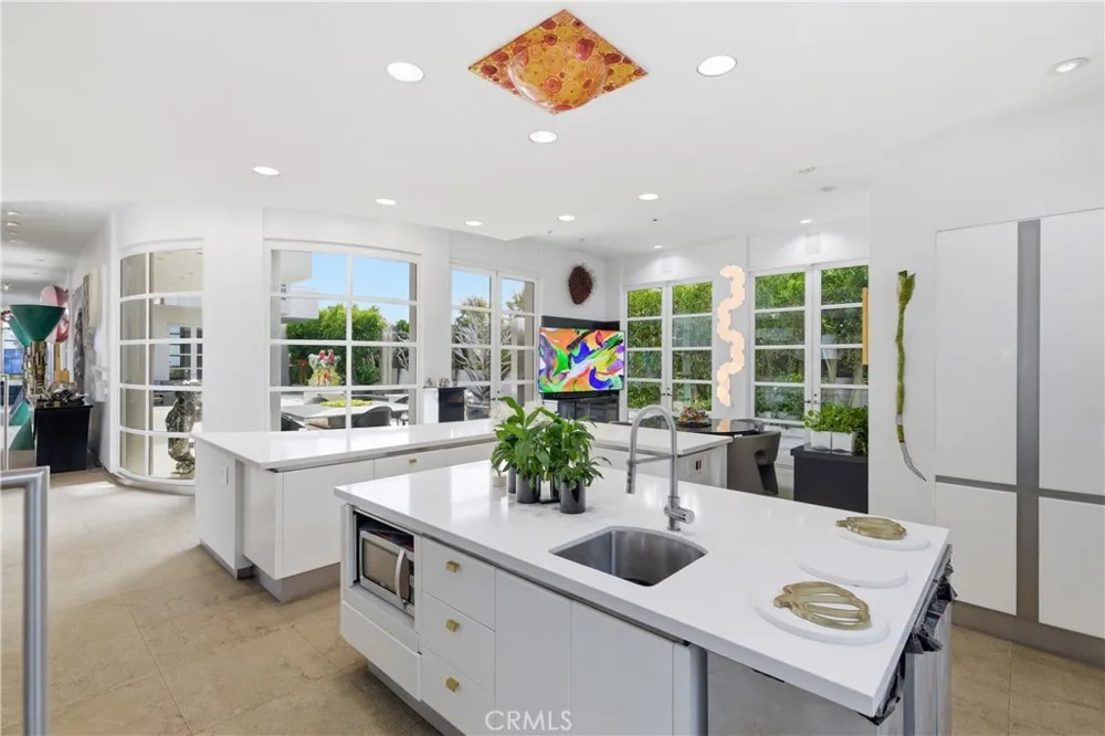 811 John Manhattan Beach, CA 90266