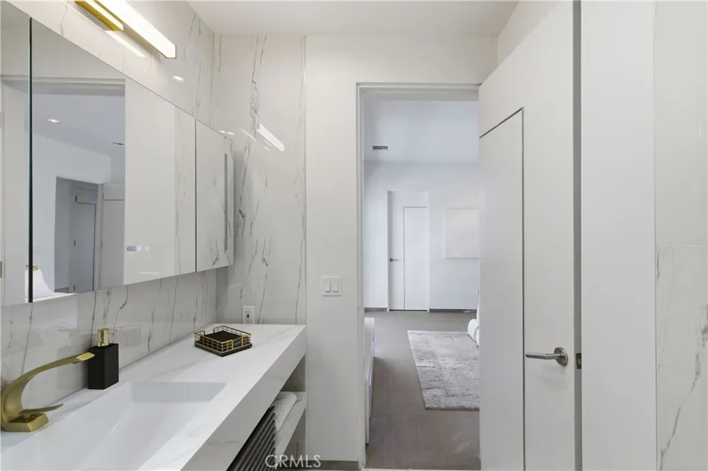 811 John Manhattan Beach, CA 90266