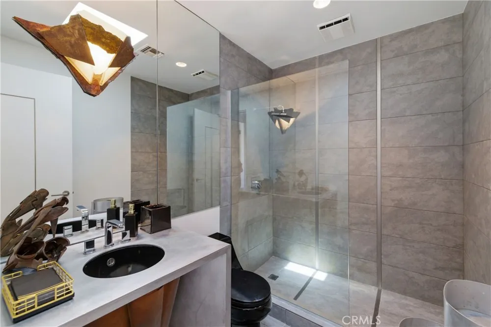 811 John Manhattan Beach, CA 90266