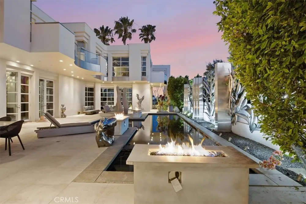 811 John Manhattan Beach, CA 90266