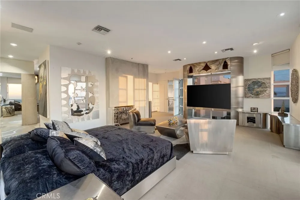 811 John Manhattan Beach, CA 90266