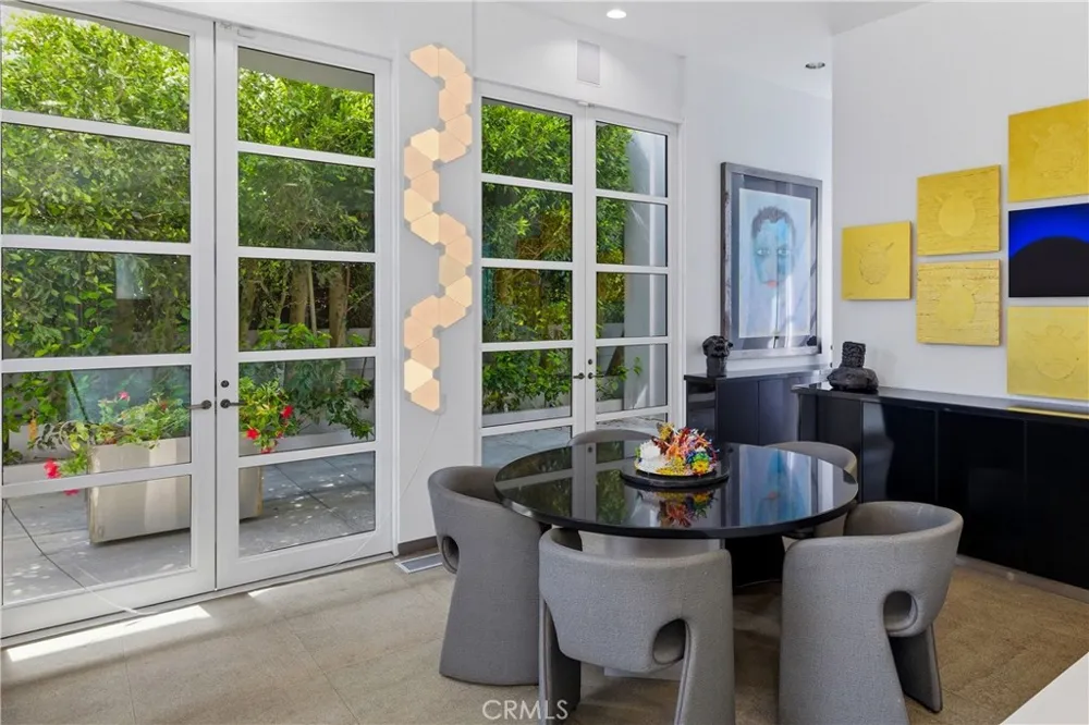 811 John Manhattan Beach, CA 90266