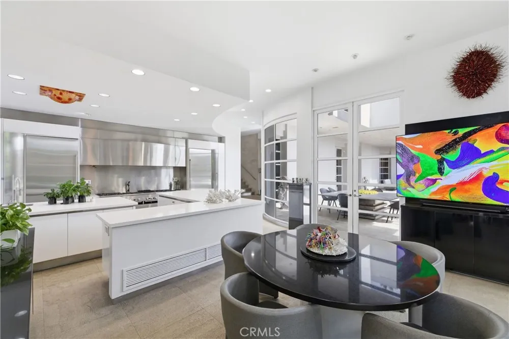 811 John Manhattan Beach, CA 90266