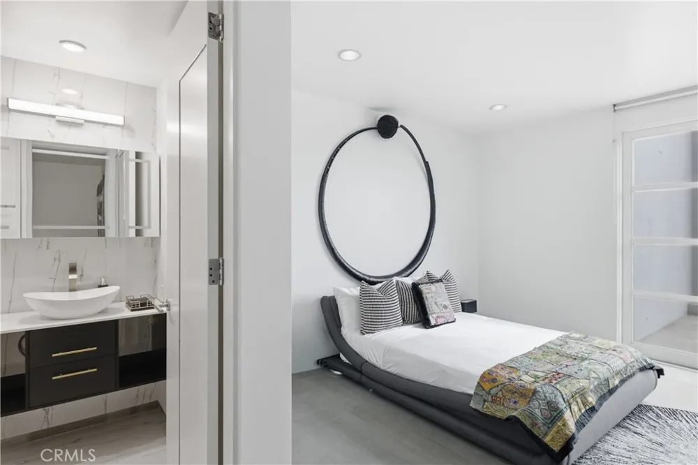 811 John Manhattan Beach, CA 90266
