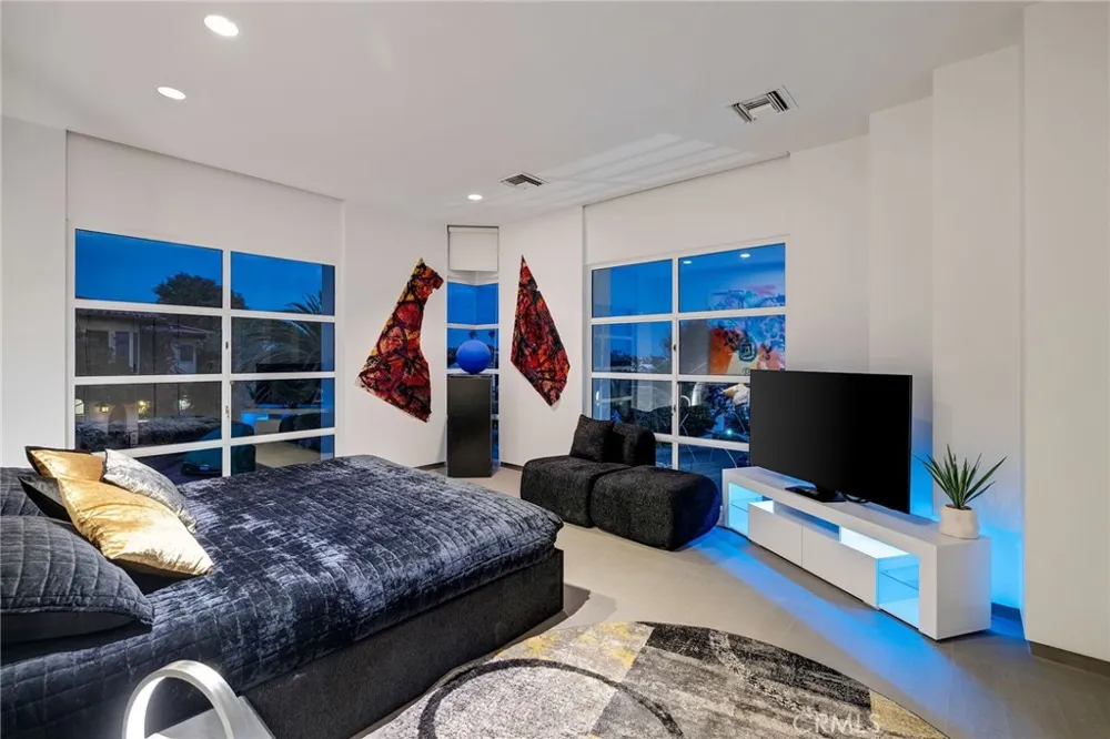 811 John Manhattan Beach, CA 90266