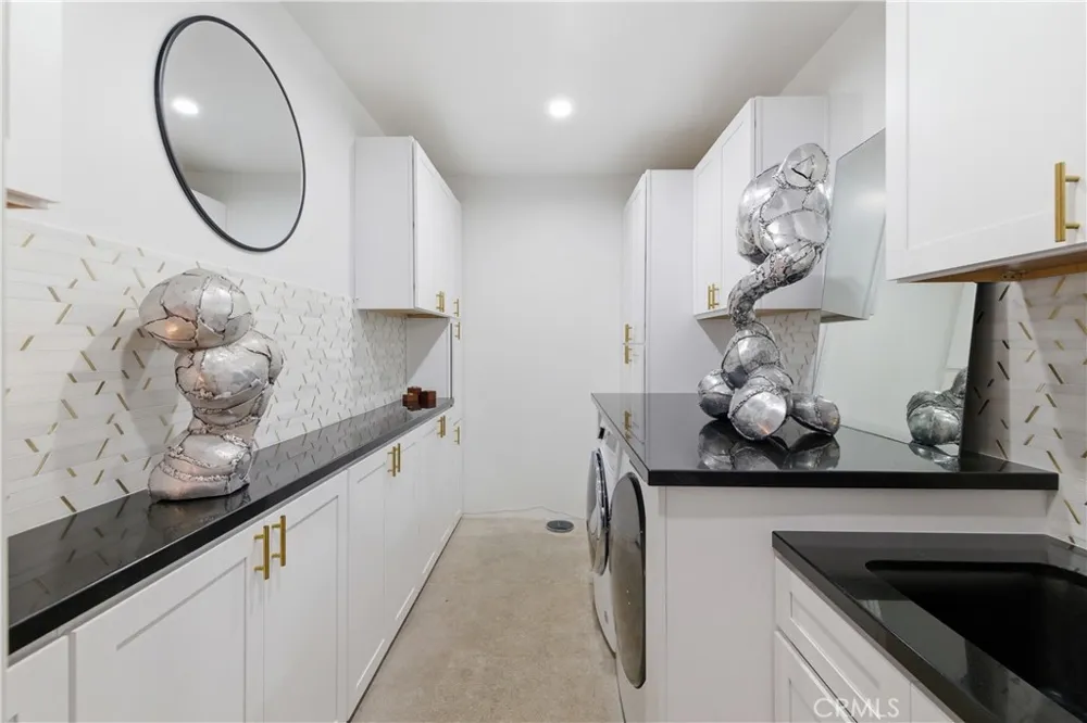 811 John Manhattan Beach, CA 90266