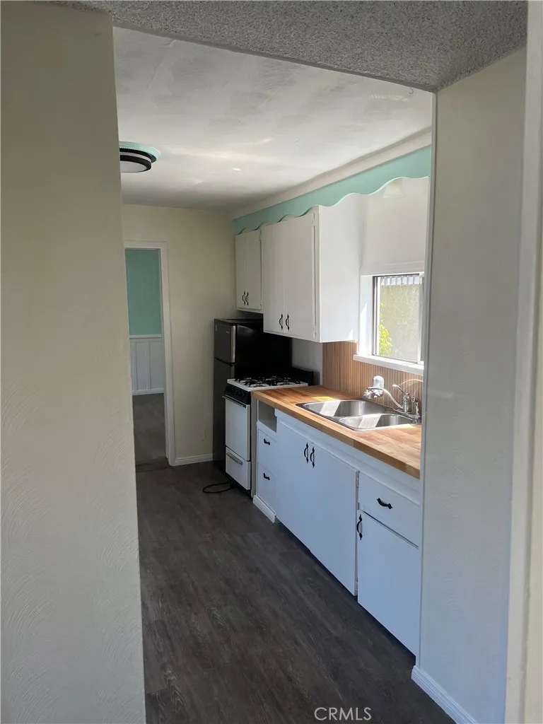 424 S Broadway Redondo Beach, CA 90277