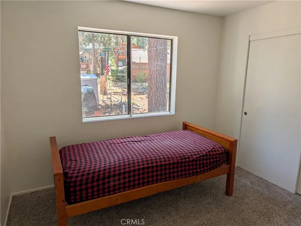 1587 Ross Wrightwood, CA 92397
