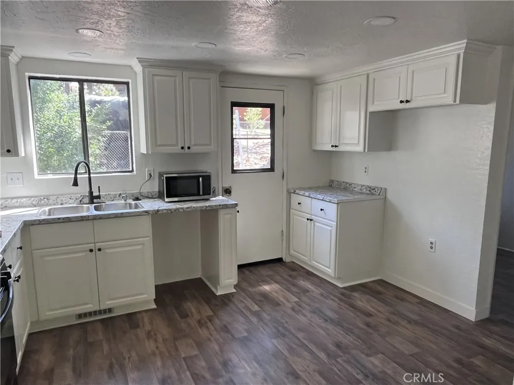 1587 Ross Wrightwood, CA 92397
