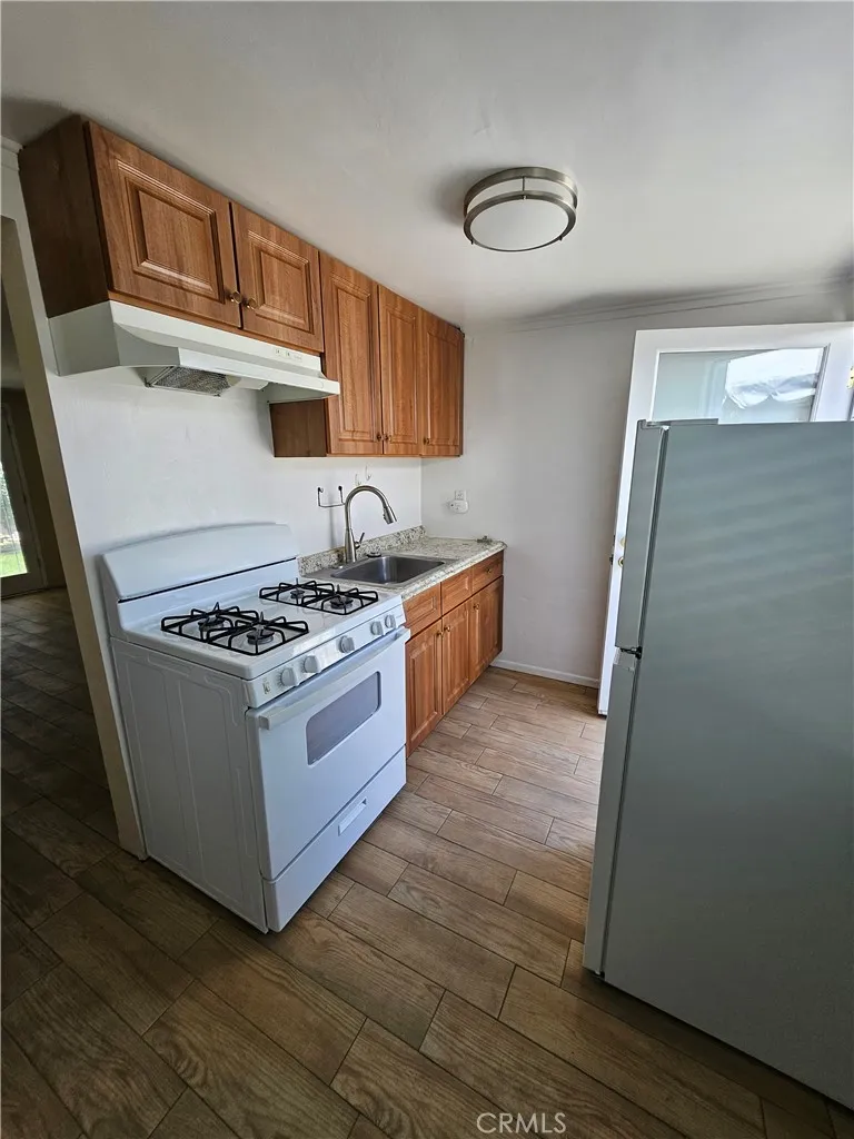 14914 S Denker #1 Gardena, CA 90247