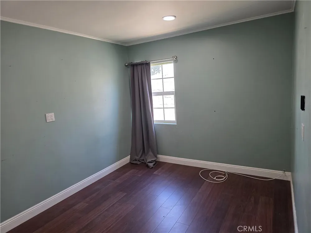 7249 Loma Verde Ave. Canoga Park, CA 91303