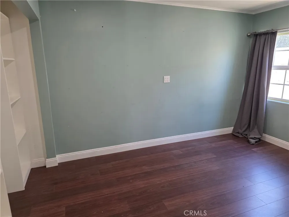 7249 Loma Verde Ave. Canoga Park, CA 91303