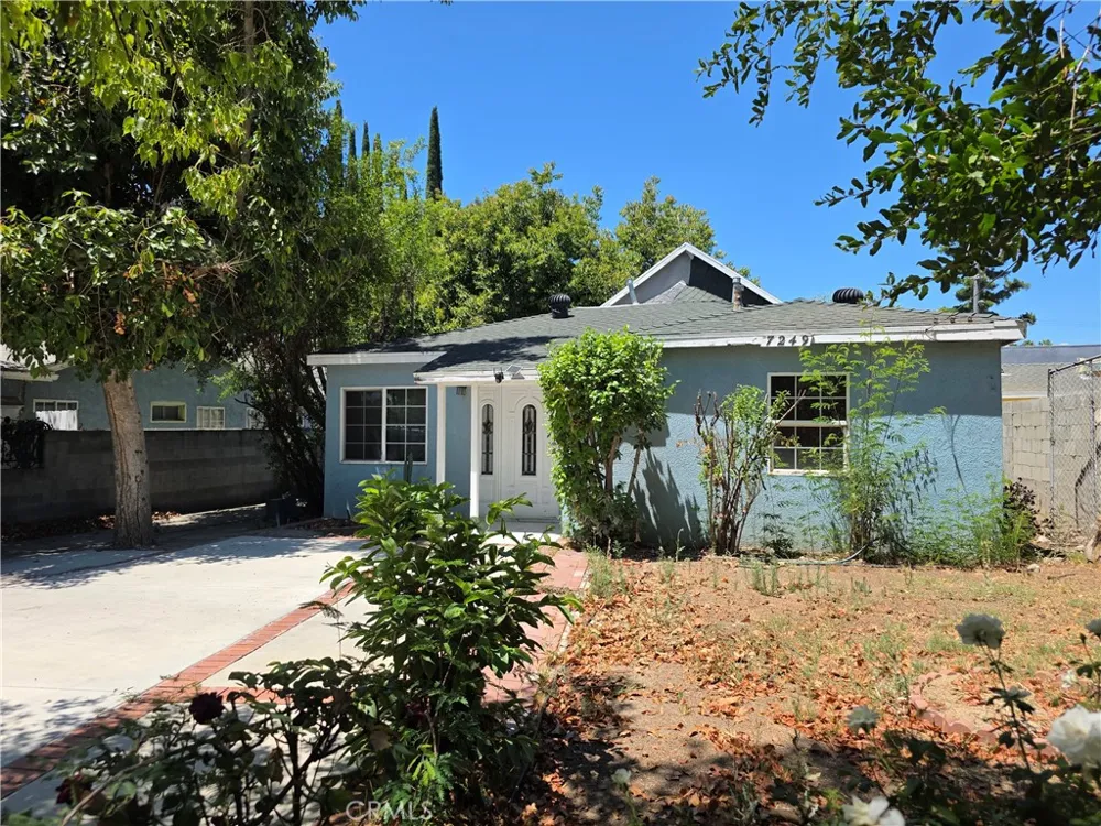 7249 Loma Verde Ave. Canoga Park, CA 91303
