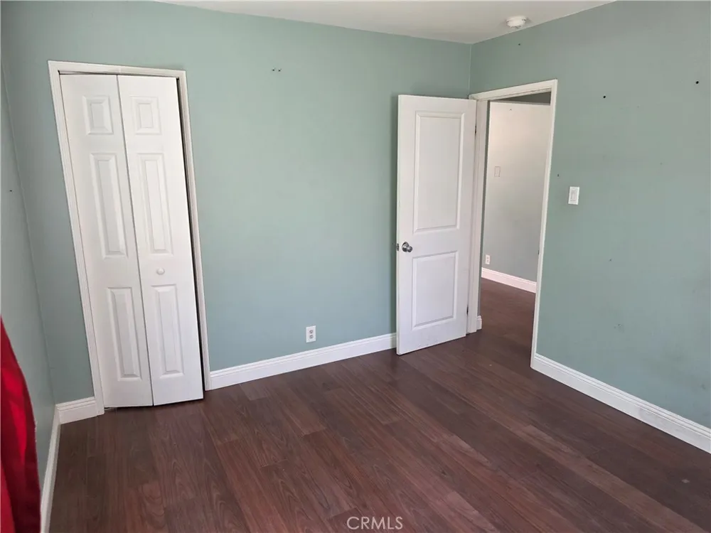 7249 Loma Verde Ave. Canoga Park, CA 91303