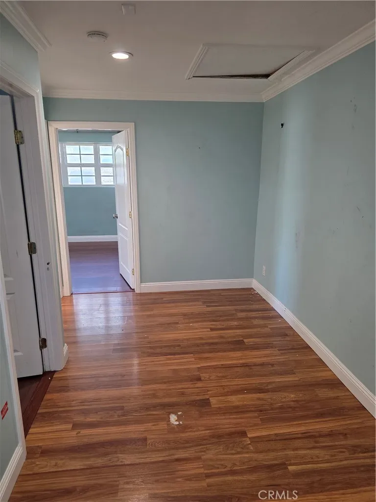 7249 Loma Verde Ave. Canoga Park, CA 91303
