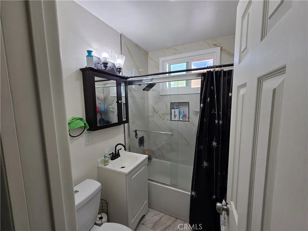 16644 Pioneer Artesia, CA 90701