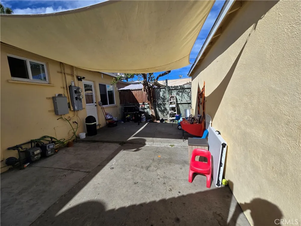16644 Pioneer Artesia, CA 90701