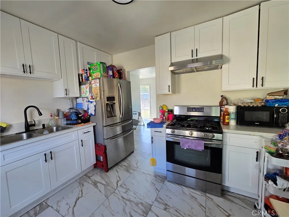 16644 Pioneer Artesia, CA 90701