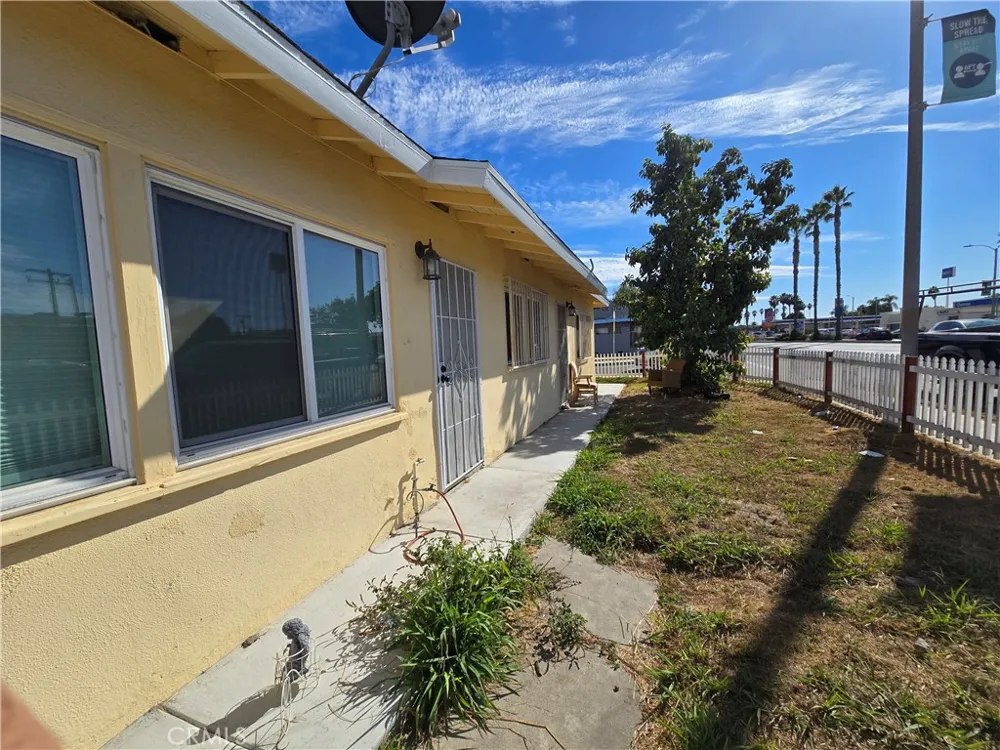 16644 Pioneer Artesia, CA 90701