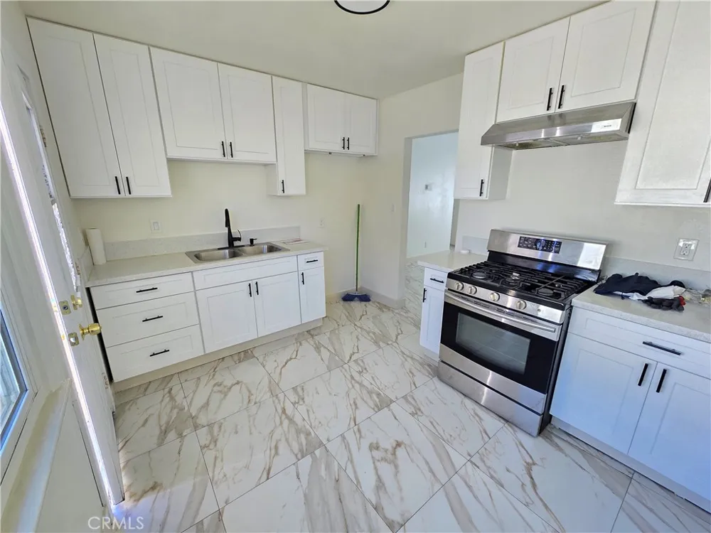 16644 Pioneer Artesia, CA 90701
