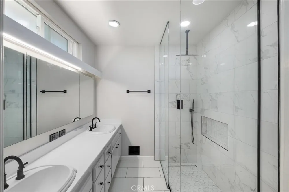 1719 265th Harbor City, CA 90710