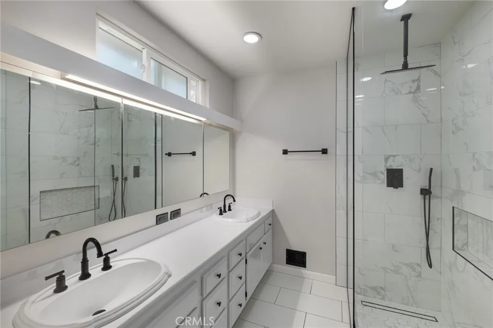 1719 265th Harbor City, CA 90710